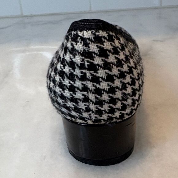 Isaac Mirzrahi Shoes Flats Houndstooth Black and White Mini Heel Ballet Flats - Picture 6 of 14